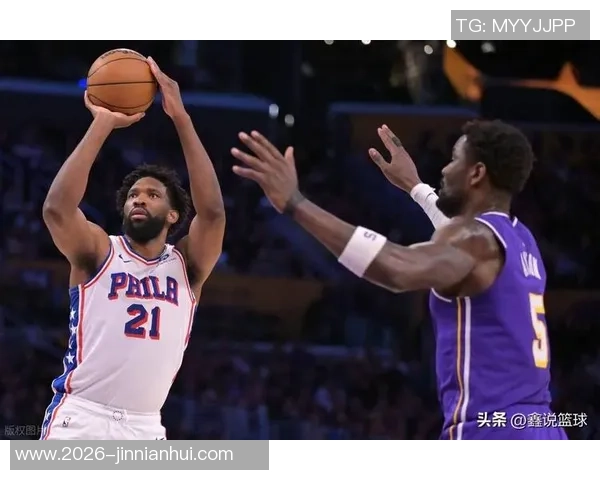 恩比德半场表现抢眼10投6中斩获19分罚球8中6助球队领先 恩比德半场表现抢眼10投6中斩获19分罚球8中6助球队领先